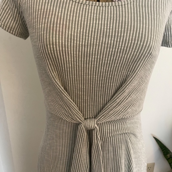Caution to the Wind Light Green Striped Self tie A line Stretch Dress Size Large - Picture 5 of 9